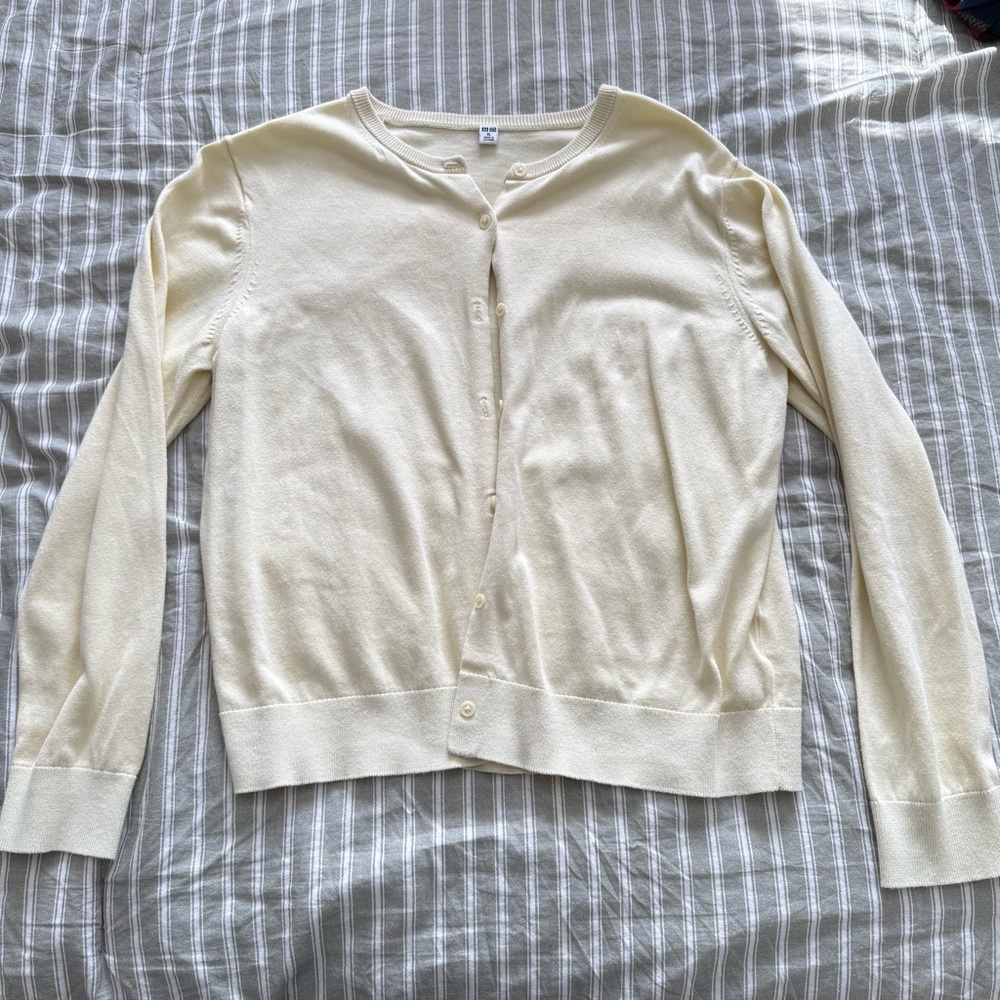 Uniqlo Women's Light Yellow Cardigan Sweater